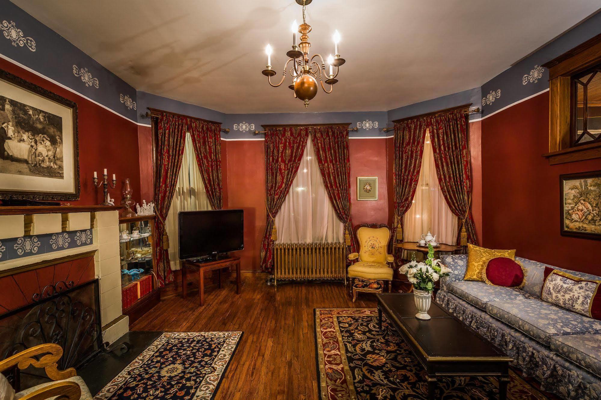 Downtown Historic Bed & Breakfast Альбукерке Экстерьер фото